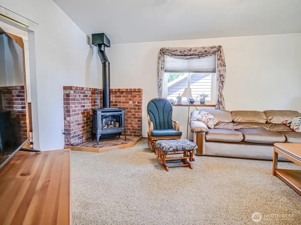 1608 Puget Drive Everett WA 98203