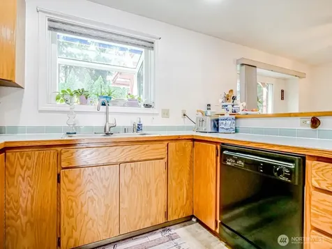 1608 Puget Drive Everett WA 98203