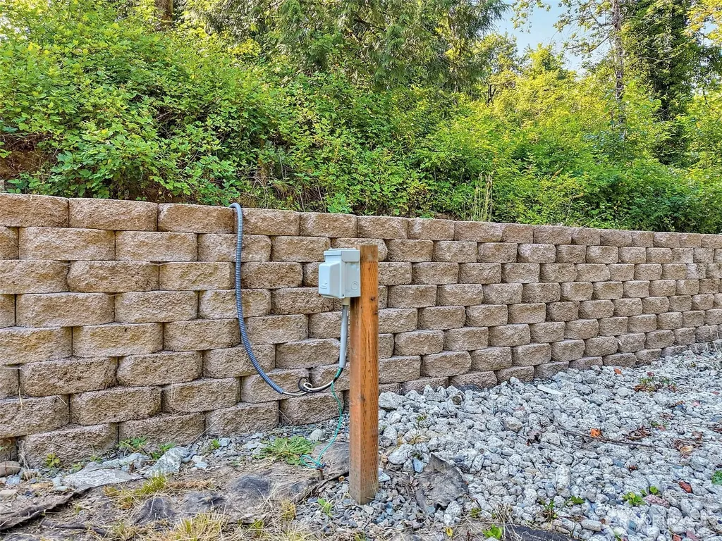 2 196th Avenue SE Renton WA 98058