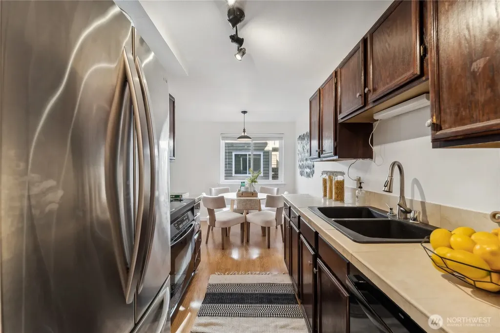 734 N 94th Street Seattle WA 98103