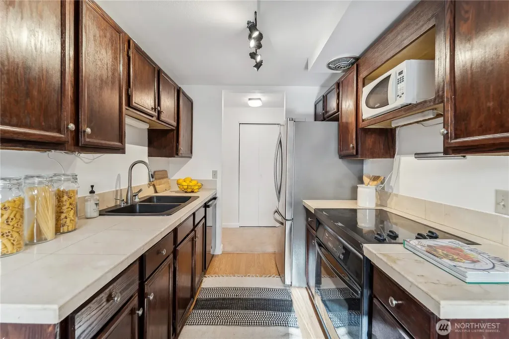 734 N 94th Street Seattle WA 98103