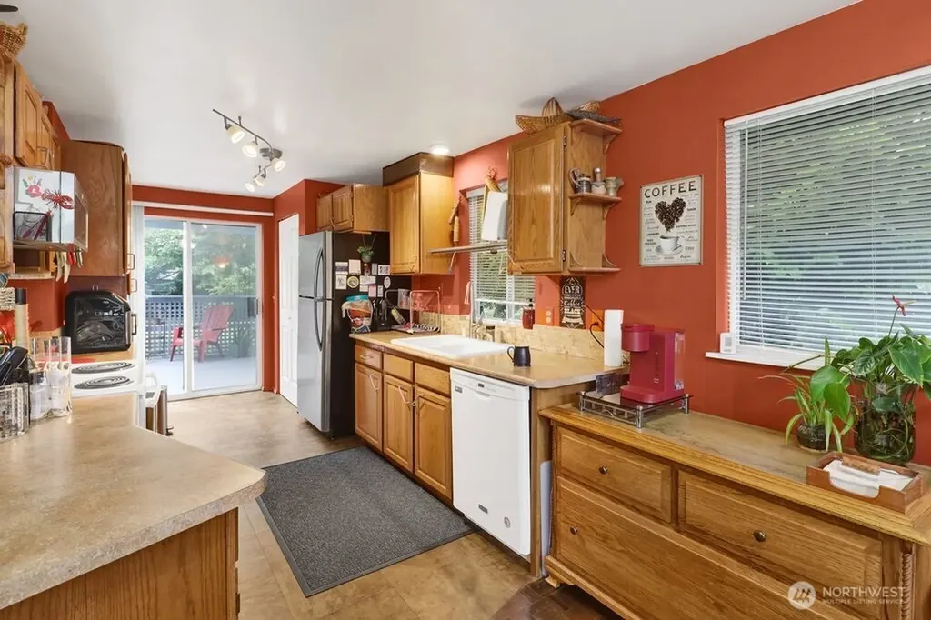 8113 Kitamat Way Blaine WA 98230