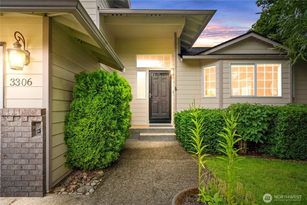 3306 48th Street NE Tacoma WA 98422
