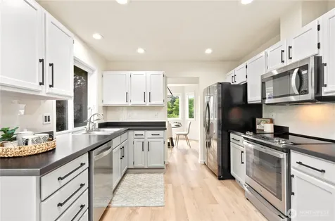 3306 48th Street NE Tacoma WA 98422