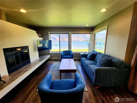 1 Lakeside 716-m Manson WA 98831