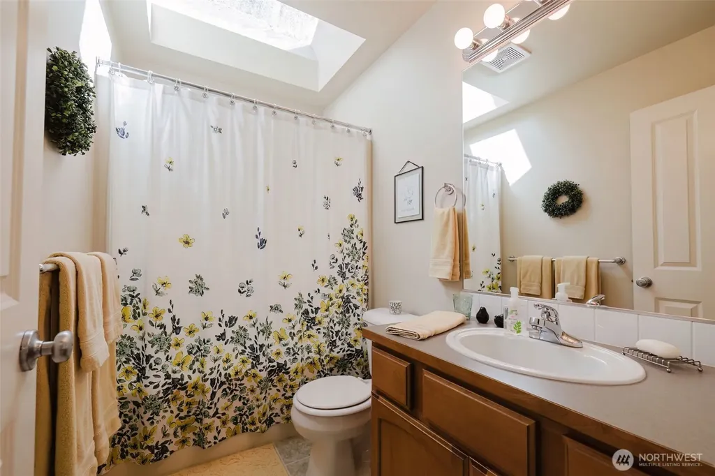 8400 Jeatran Place NW Silverdale WA 98383