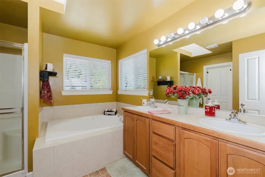 8400 Jeatran Place NW Silverdale WA 98383