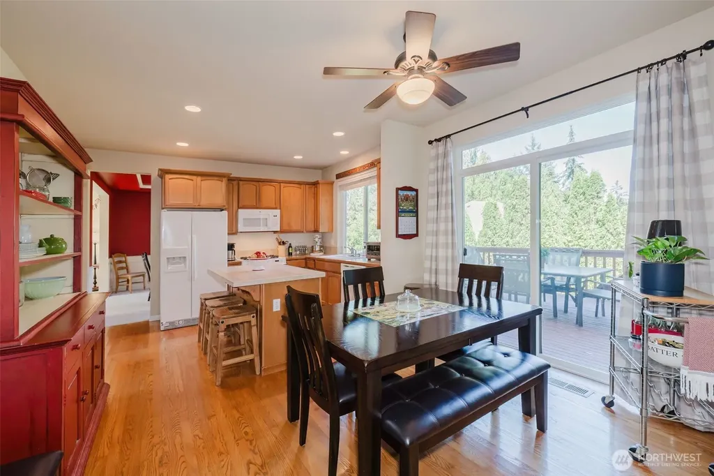 8400 Jeatran Place NW Silverdale WA 98383