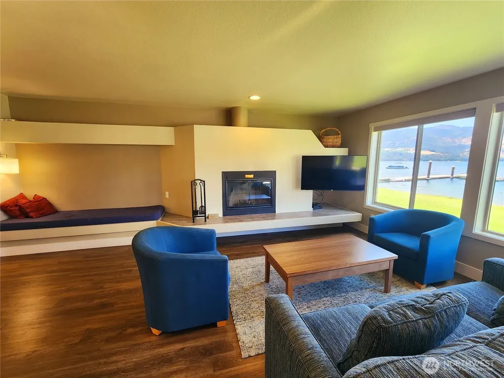 1 Lakeside 716-i Manson WA 98831