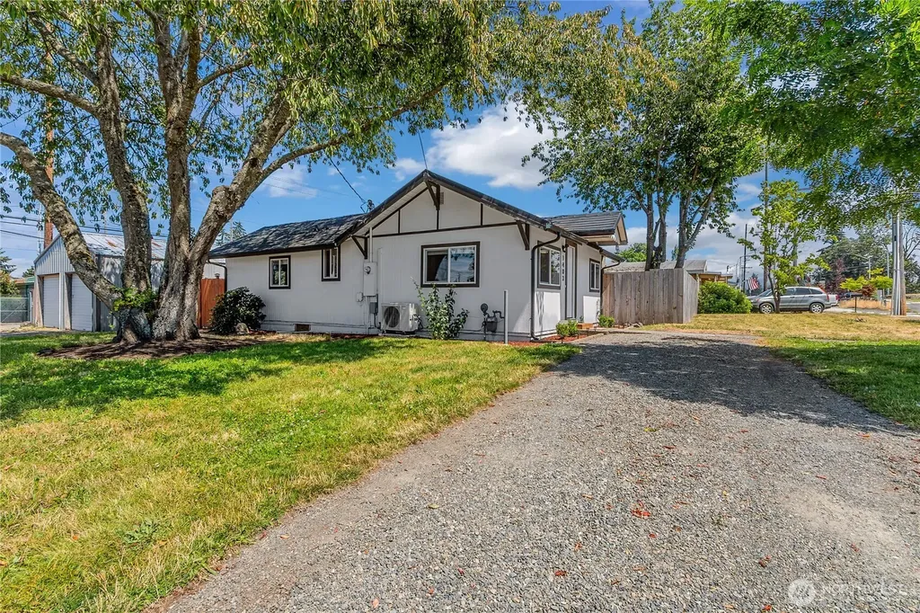 1403 E 64th Street Tacoma WA 98404