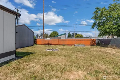 1403 E 64th Street Tacoma WA 98404