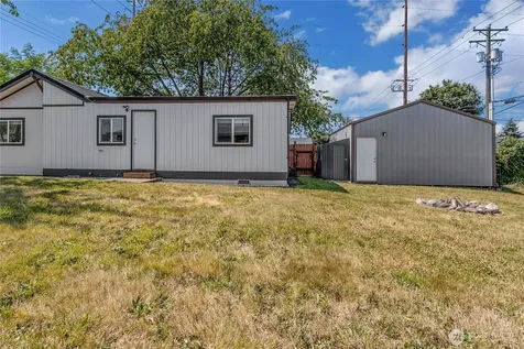 1403 E 64th Street Tacoma WA 98404