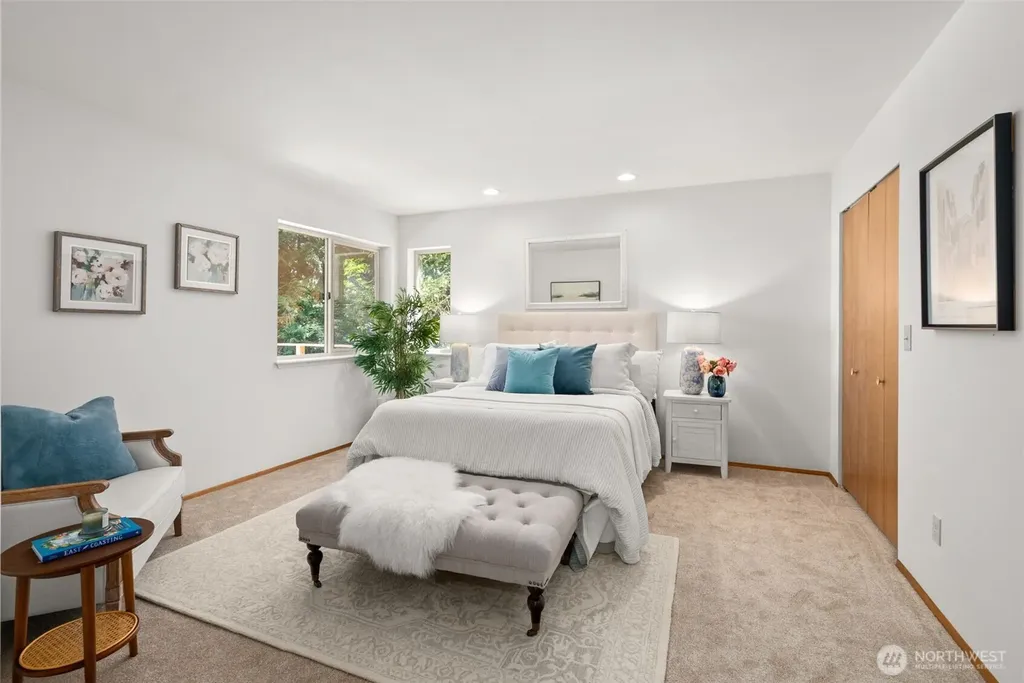 10109 NE Knight Road Bainbridge Island WA 98110