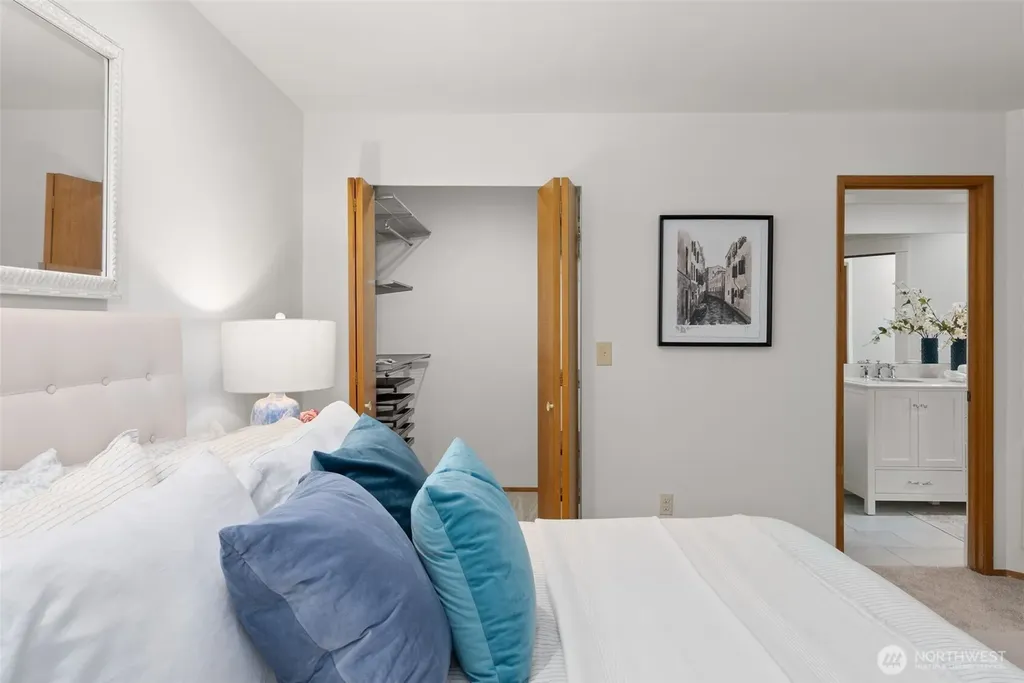 10109 NE Knight Road Bainbridge Island WA 98110