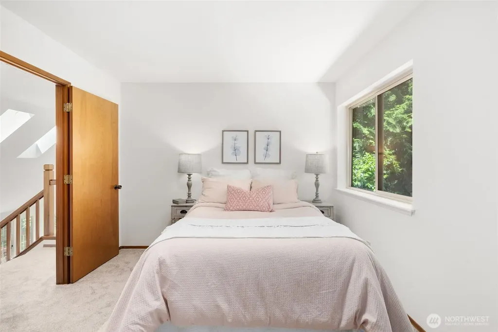 10109 NE Knight Road Bainbridge Island WA 98110