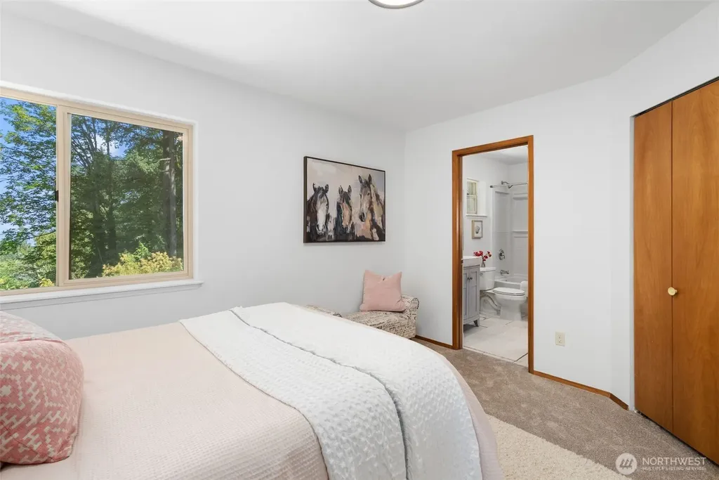 10109 NE Knight Road Bainbridge Island WA 98110