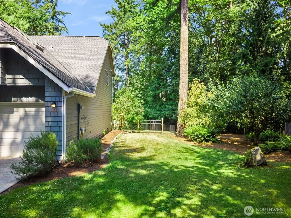 10109 NE Knight Road Bainbridge Island WA 98110