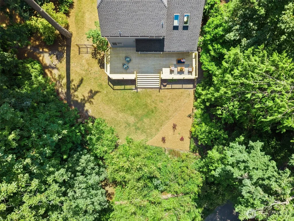 10109 NE Knight Road Bainbridge Island WA 98110