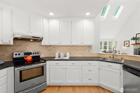 10109 NE Knight Road Bainbridge Island WA 98110