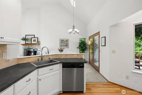10109 NE Knight Road Bainbridge Island WA 98110