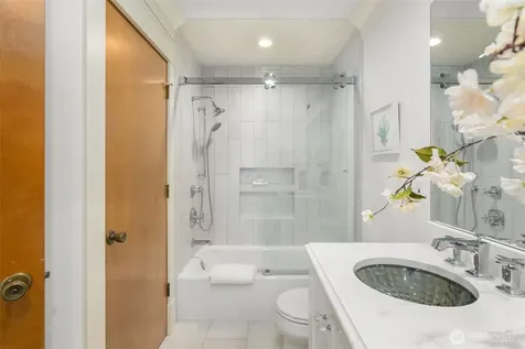10109 NE Knight Road Bainbridge Island WA 98110