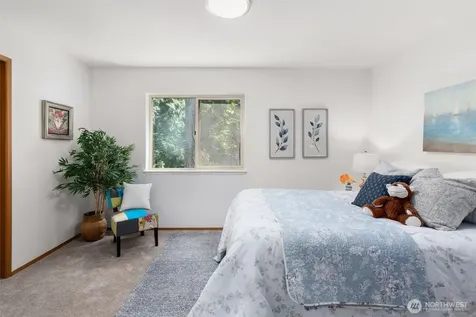 10109 NE Knight Road Bainbridge Island WA 98110