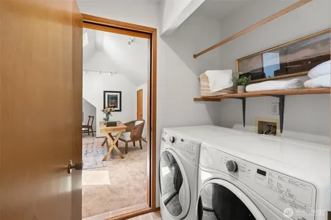10109 NE Knight Road Bainbridge Island WA 98110