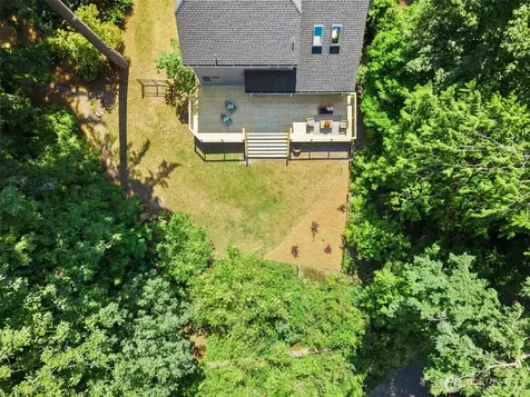 10109 NE Knight Road Bainbridge Island WA 98110