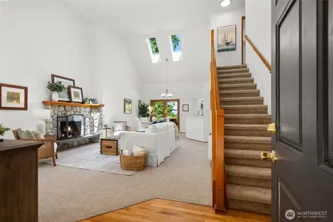 10109 NE Knight Road Bainbridge Island WA 98110