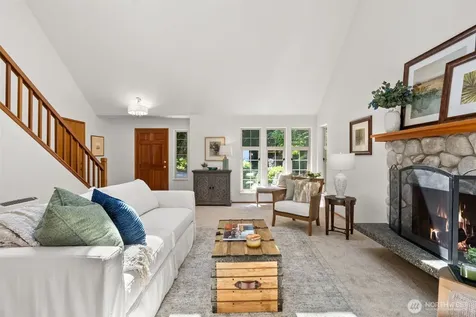 10109 NE Knight Road Bainbridge Island WA 98110