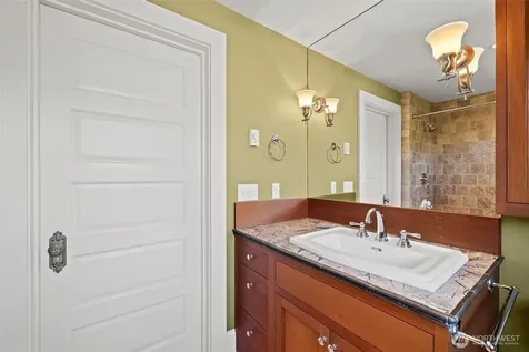 604 W Kinnear Place Seattle WA 98119