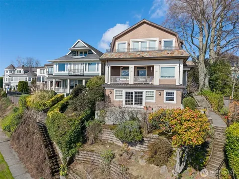 604 W Kinnear Place Seattle WA 98119