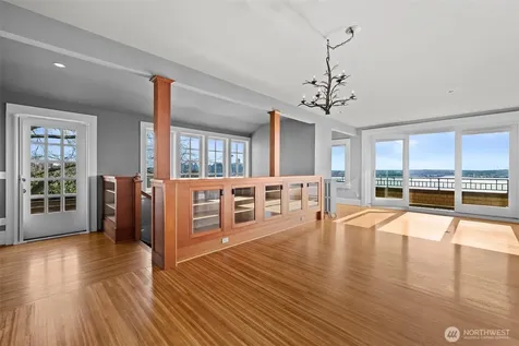 604 W Kinnear Place Seattle WA 98119