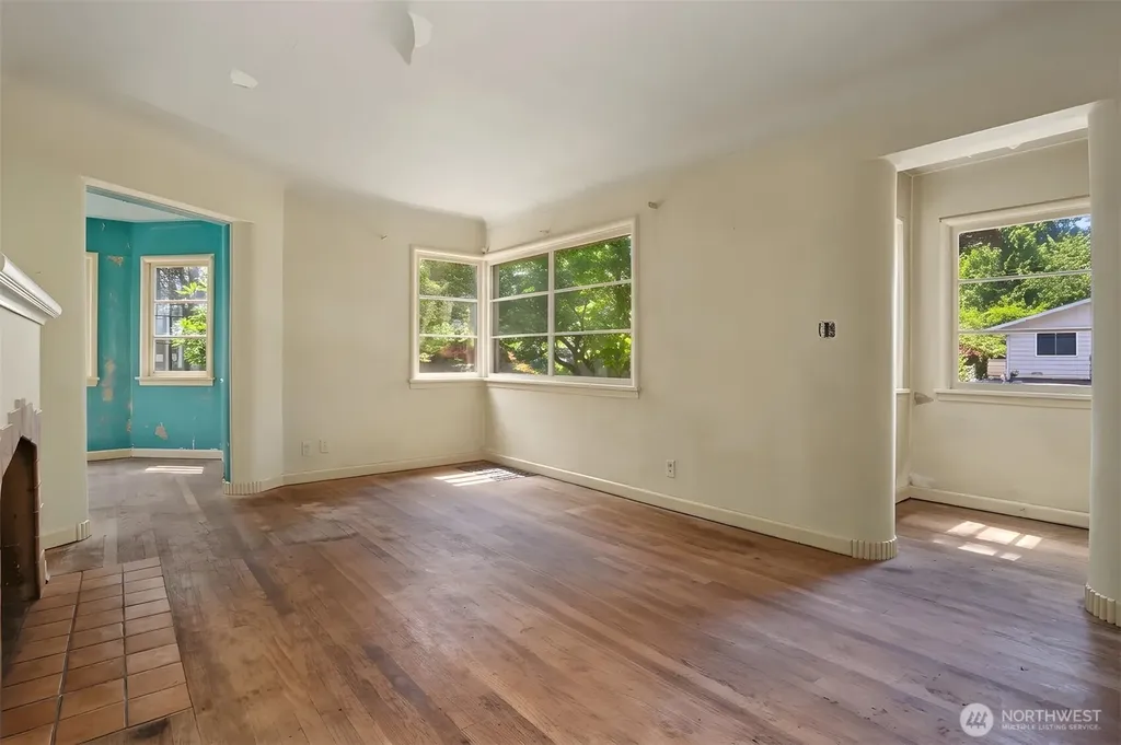 8552 31st Avenue NW Seattle WA 98117