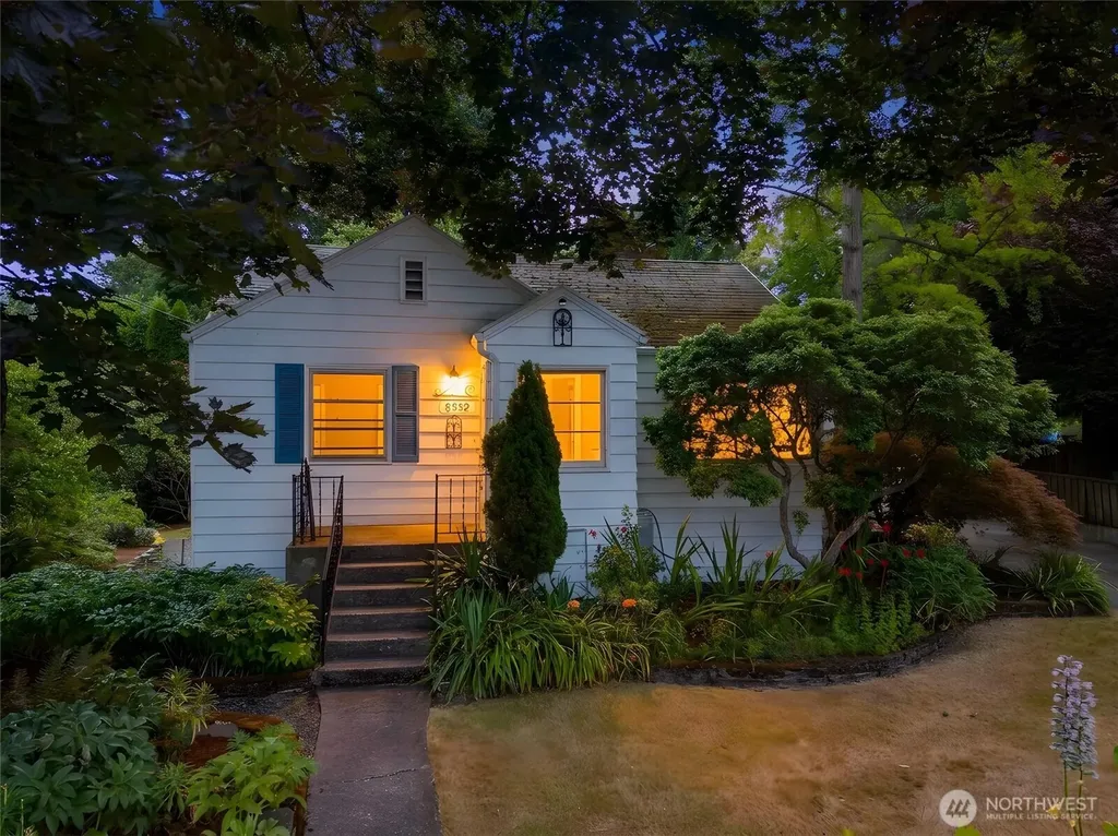 8552 31st Avenue NW Seattle WA 98117