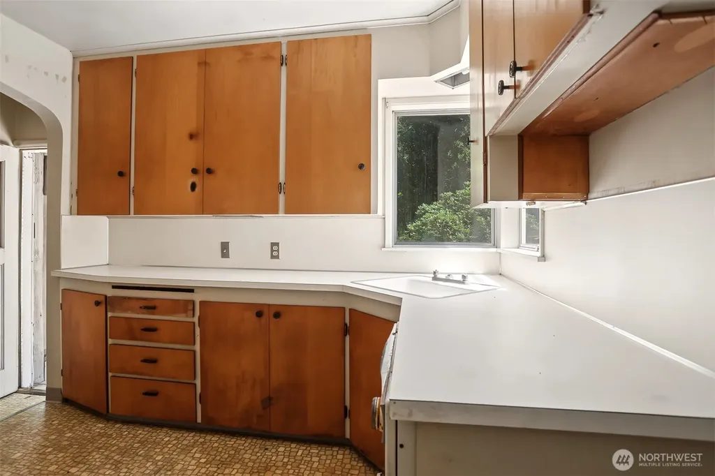 8552 31st Avenue NW Seattle WA 98117