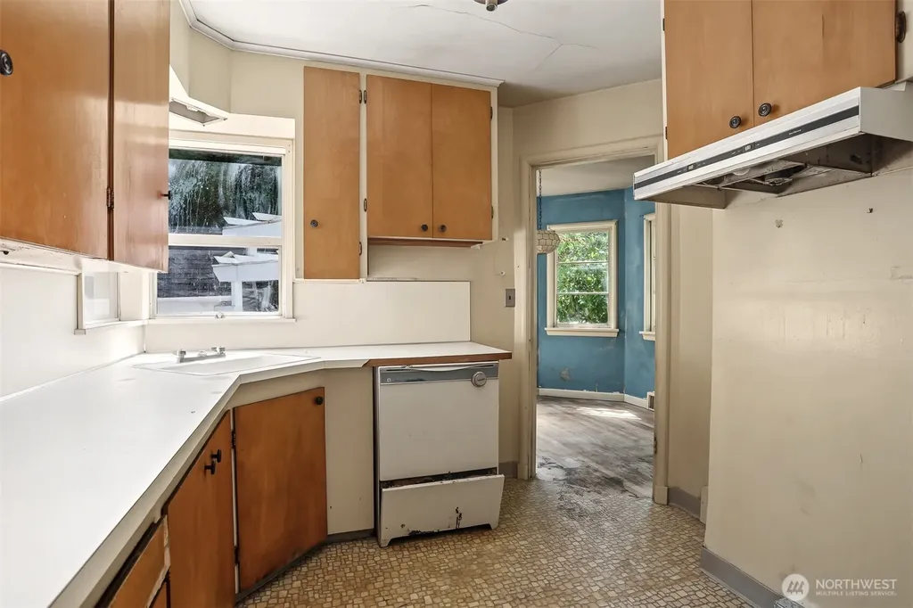 8552 31st Avenue NW Seattle WA 98117