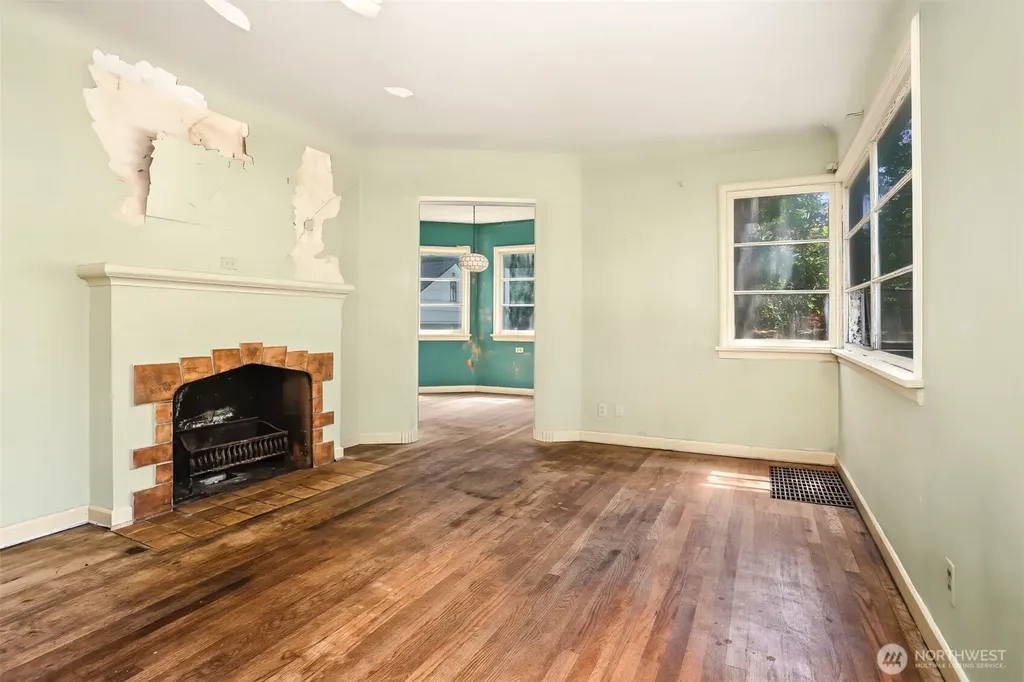 8552 31st Avenue NW Seattle WA 98117