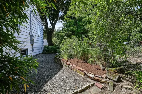 8552 31st Avenue NW Seattle WA 98117
