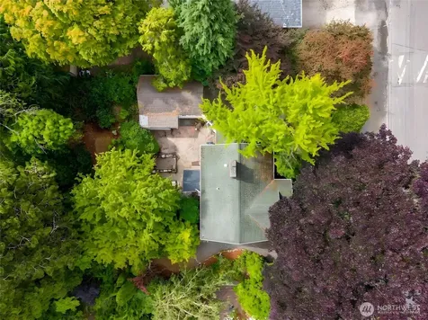 8552 31st Avenue NW Seattle WA 98117