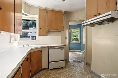 8552 31st Avenue NW Seattle WA 98117