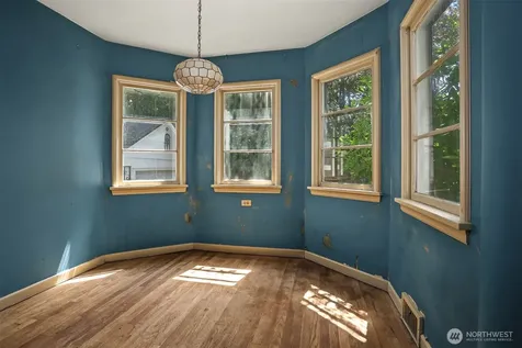 8552 31st Avenue NW Seattle WA 98117