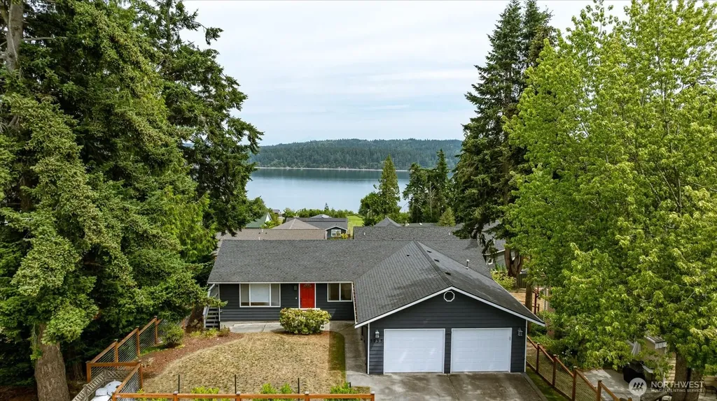 5055 Honeymoon Bay Road Freeland WA 98249