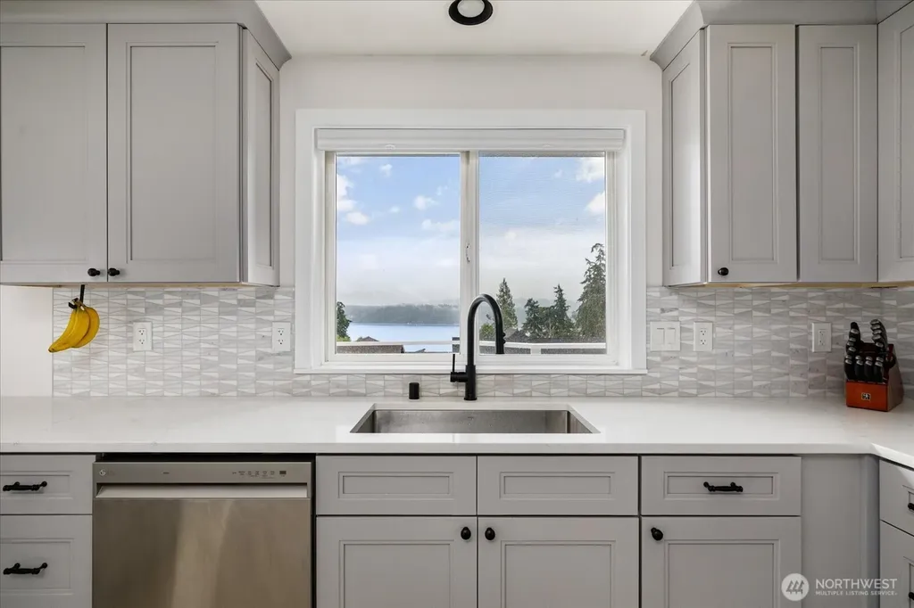 5055 Honeymoon Bay Road Freeland WA 98249