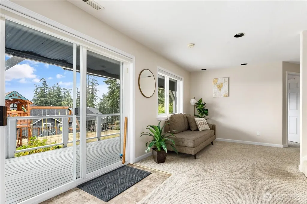 5055 Honeymoon Bay Road Freeland WA 98249