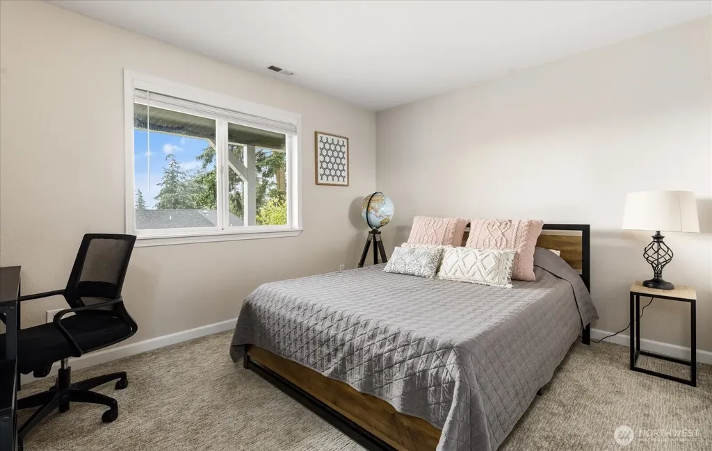 5055 Honeymoon Bay Road Freeland WA 98249