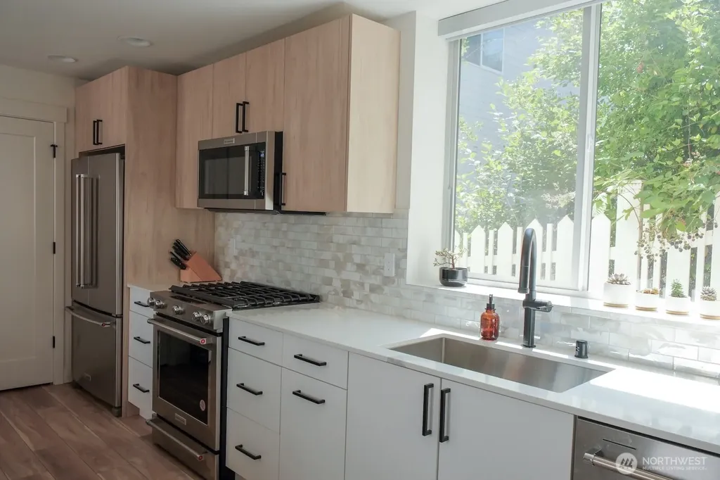 1916 18th Avenue S Seattle WA 98144
