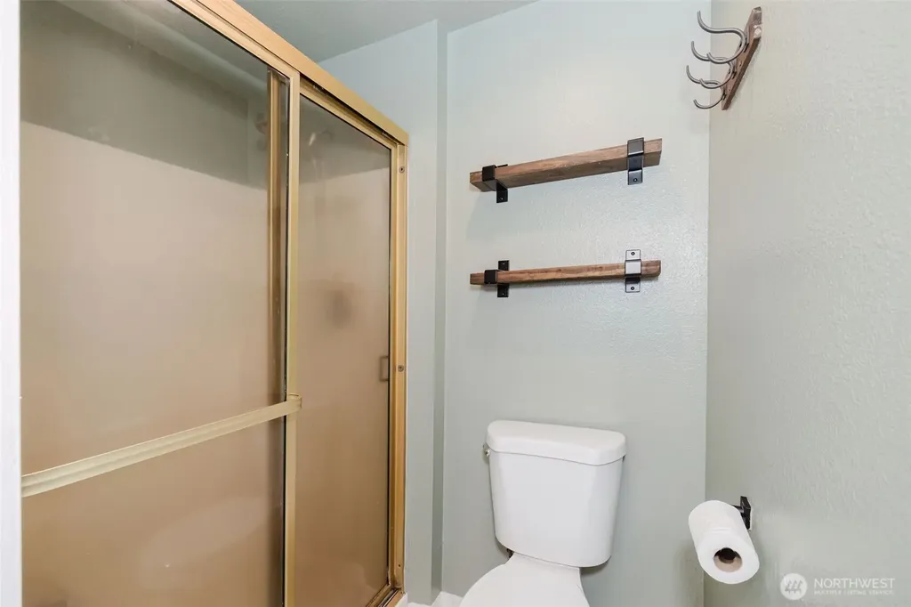 7629 Oak Park Drive NW Bremerton WA 98311