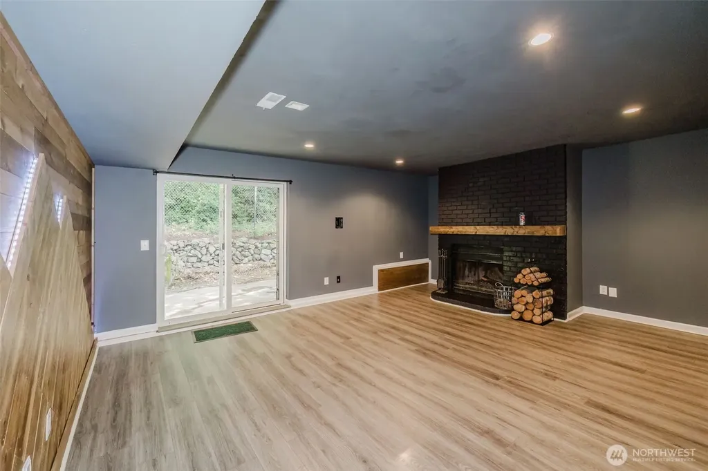 7629 Oak Park Drive NW Bremerton WA 98311