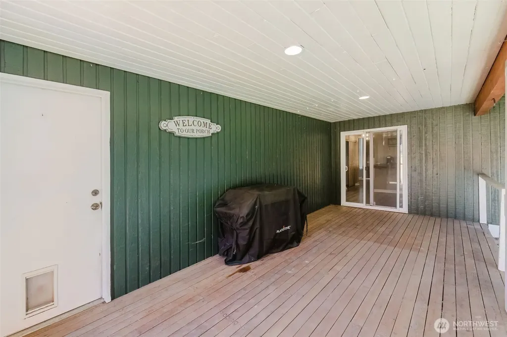 7629 Oak Park Drive NW Bremerton WA 98311